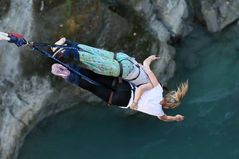 bungy jumping in queenstown is a must do while Travelling around New Zealand